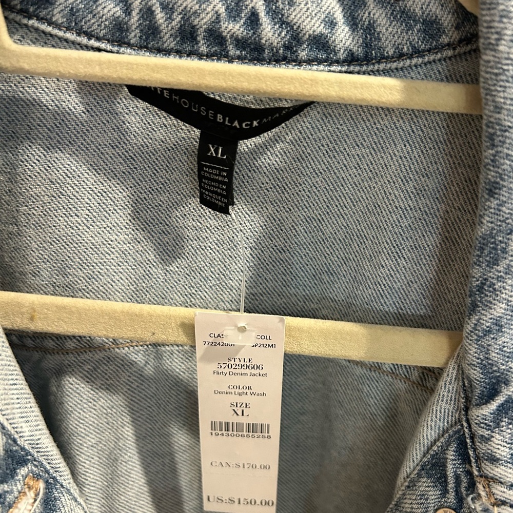 White House Black Market Light Wash Denim Jacket Size XL NWT - Picture 2 of 3